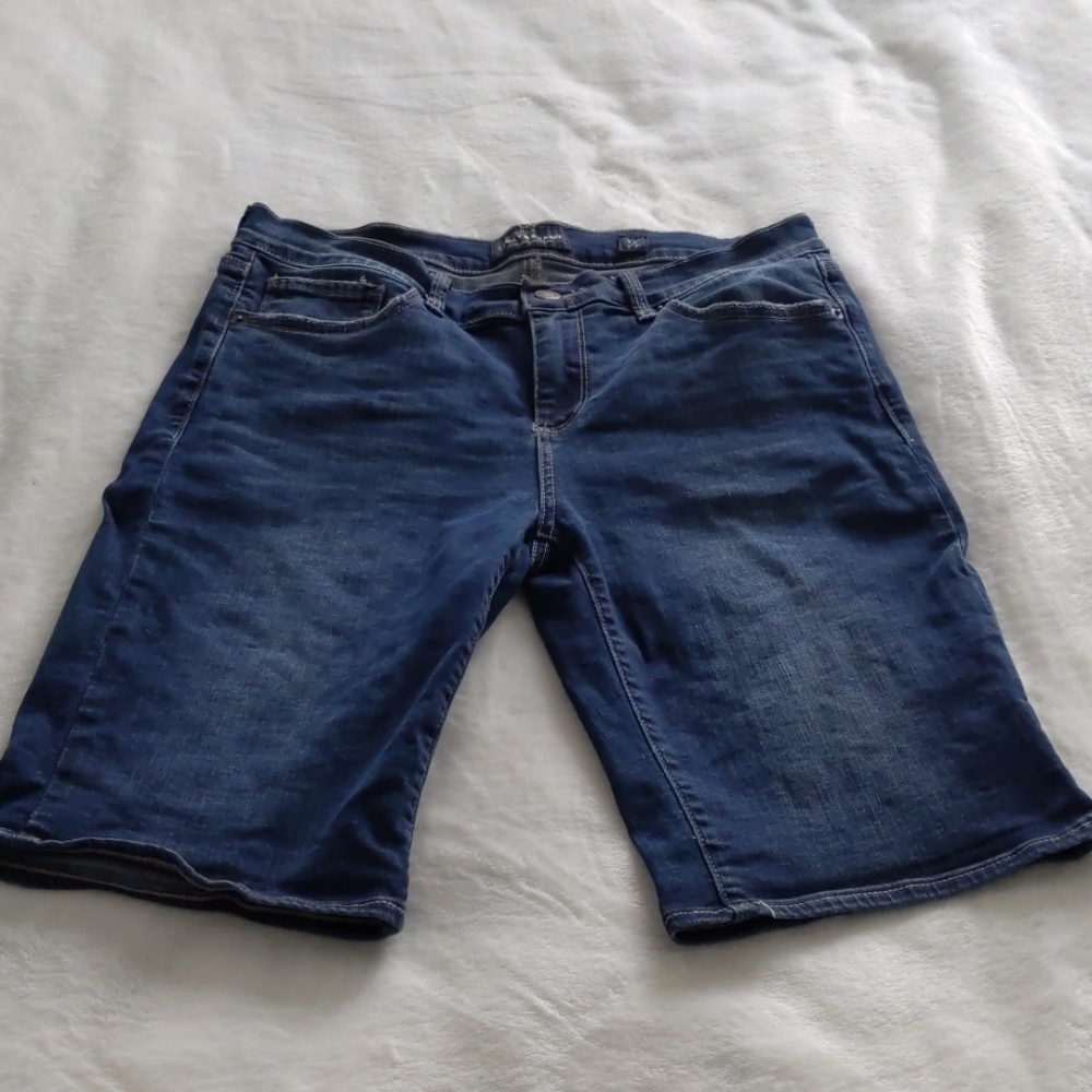 Lucky Brand denim shorts size 8 EUC